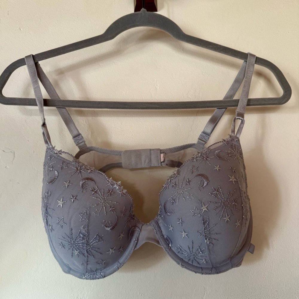 Victoria’s Secret Gray Embroidered Lined Demi Bra